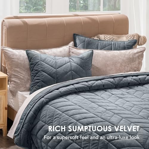 EVERGRACE Velvet Quilt Set 3 Pieces Stormy Blue