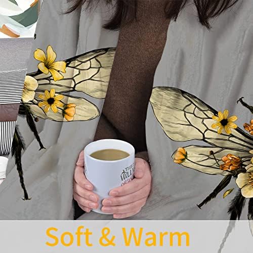 JOOCAR Fluffy Bumblebee Flannel Throw Blanket 1