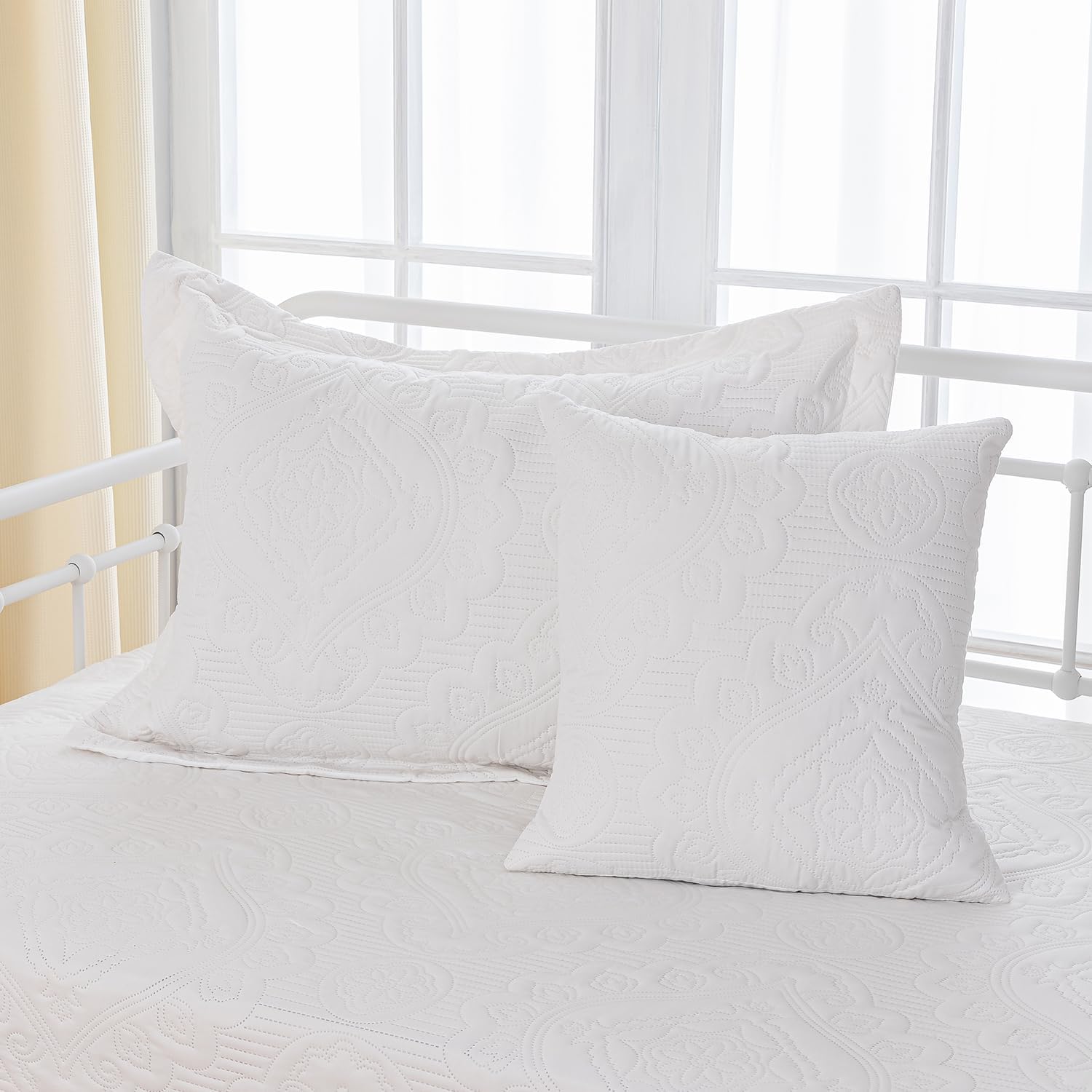 Feyocn 5-Piece Daybed Bedding Set - White Geometric Print