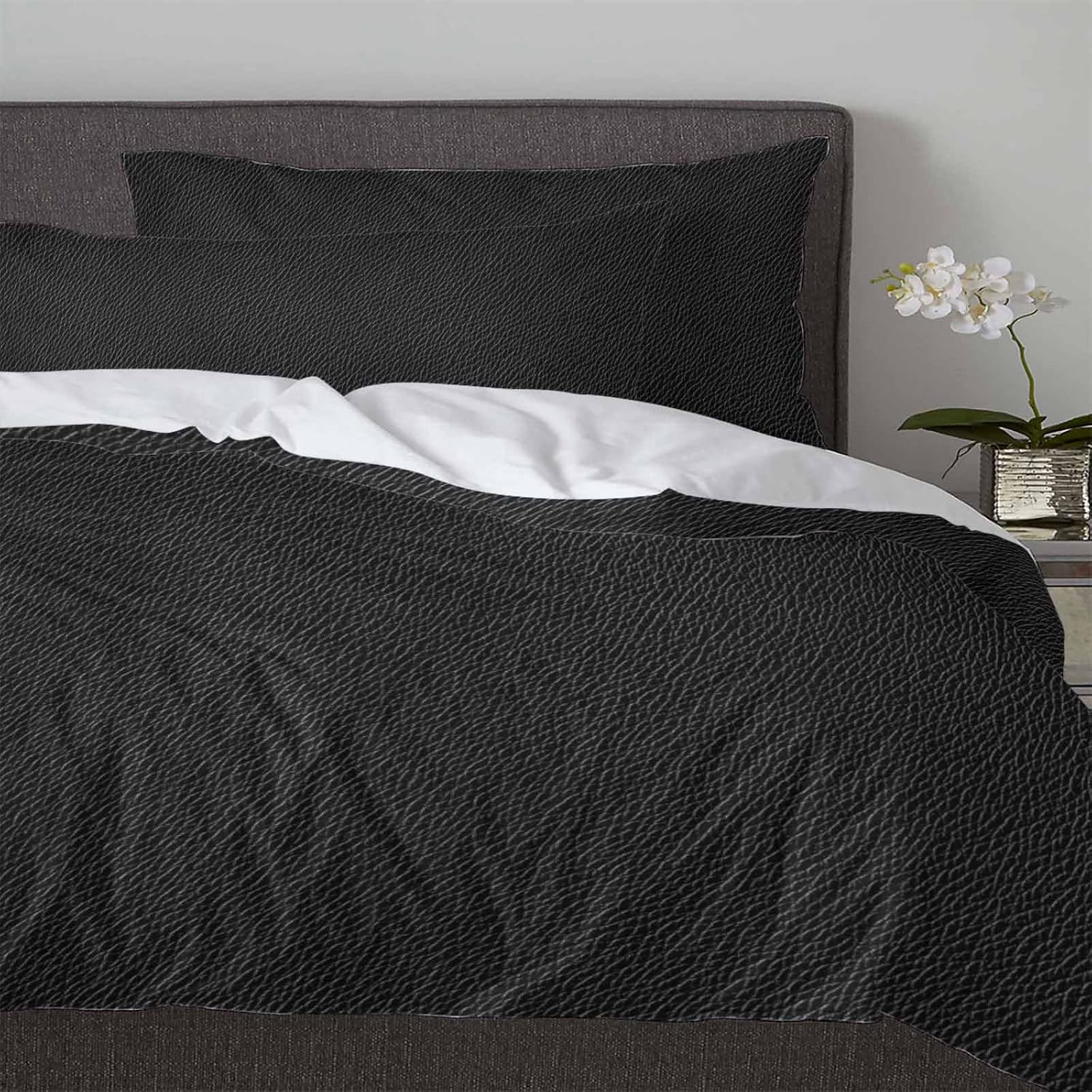 3 Piece Queen Size Bedding Set with Zipper Closure