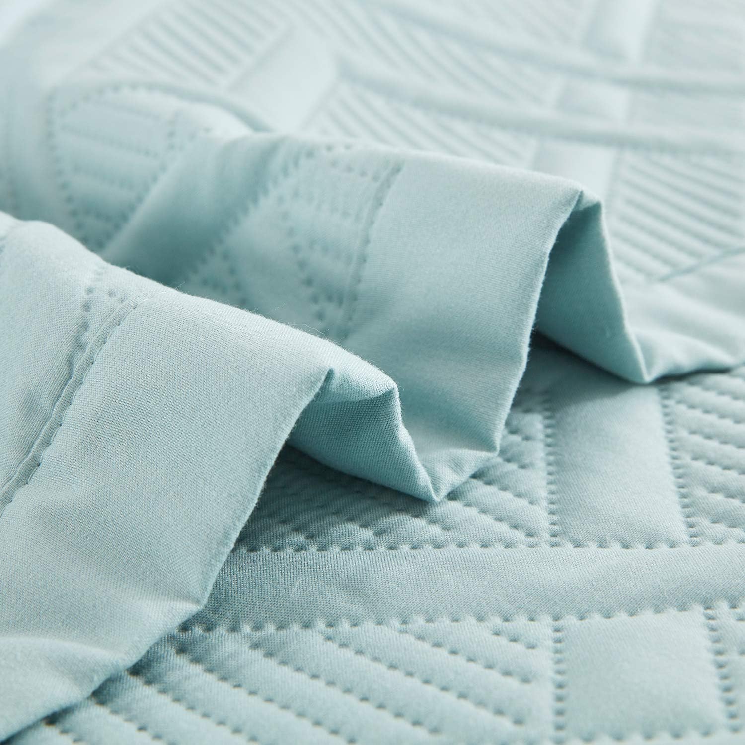 CHIXIN Queen Quilt Set - Geometric Seaglass Pattern Ultrasonic Quilting Reversible 4 Piece