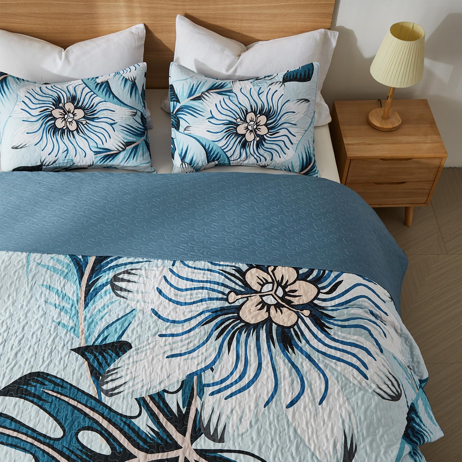 Yogeneg Light Blue Botanical King Quilt Set 3 Piece