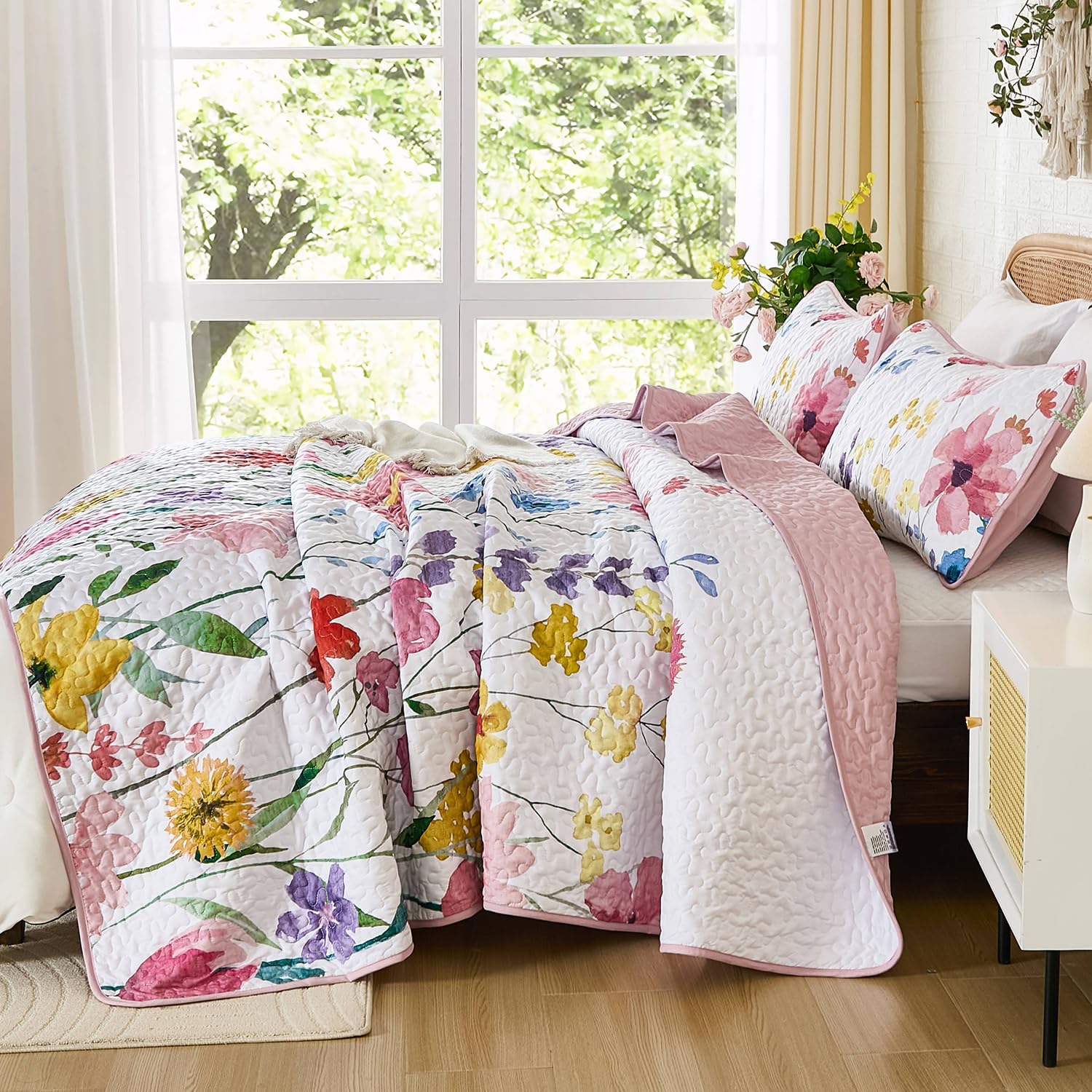 Anibedding King Size Quilt Set with Reversible Pink Floral Coverlet
