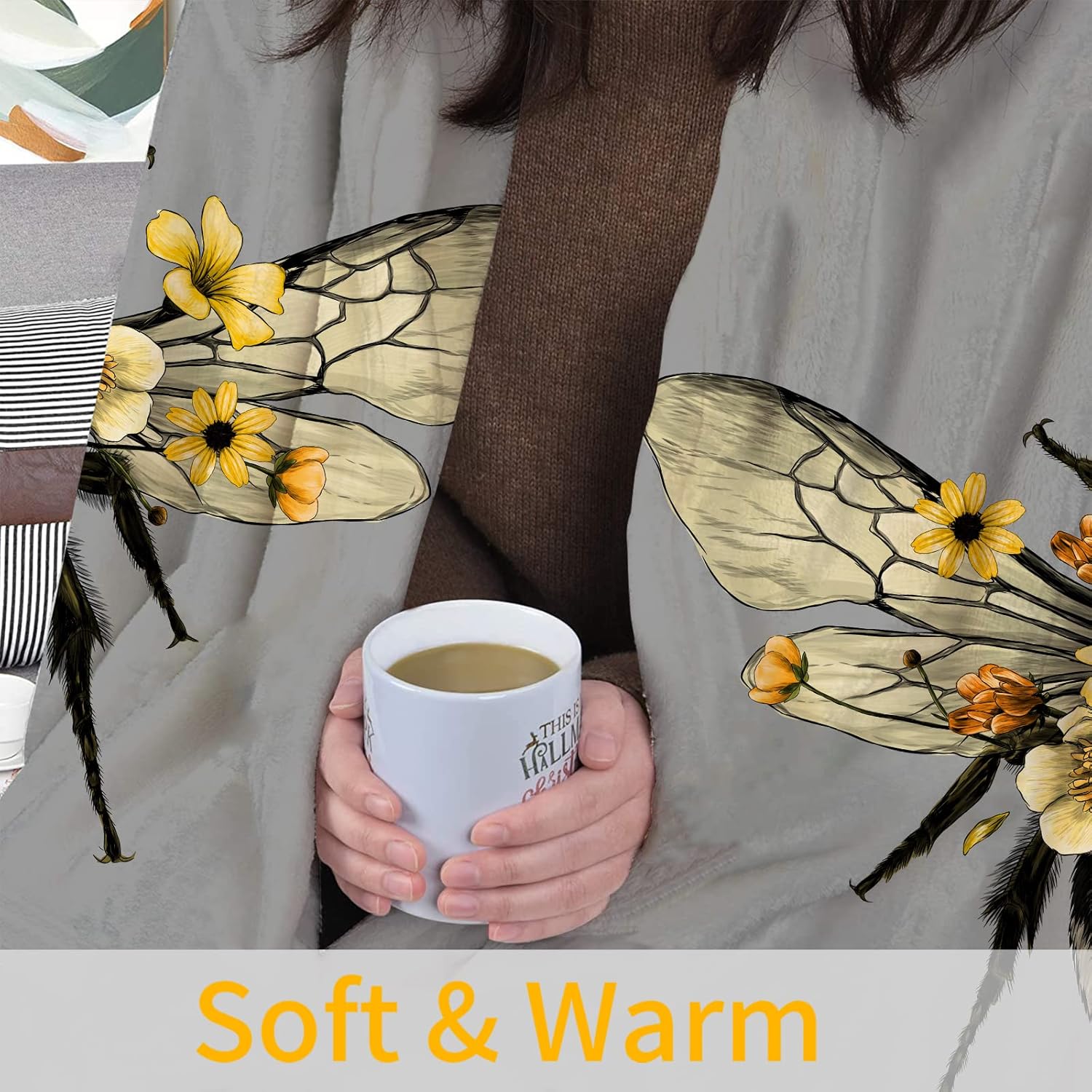 JOOCAR Fluffy Bumblebee Flannel Throw Blanket 1