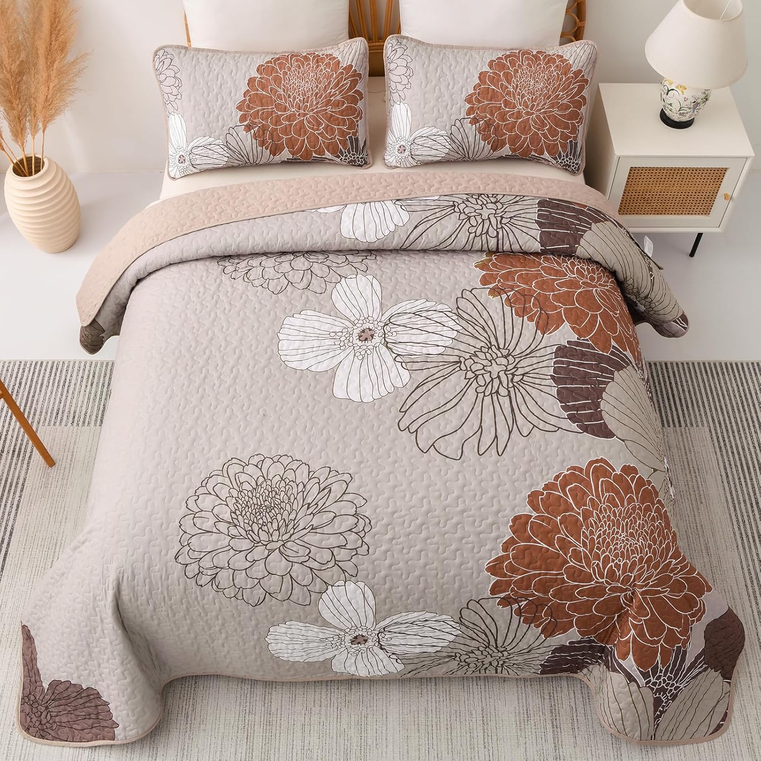 Anibedding King Quilt Set Brown Floral Pattern 3 Piece 1