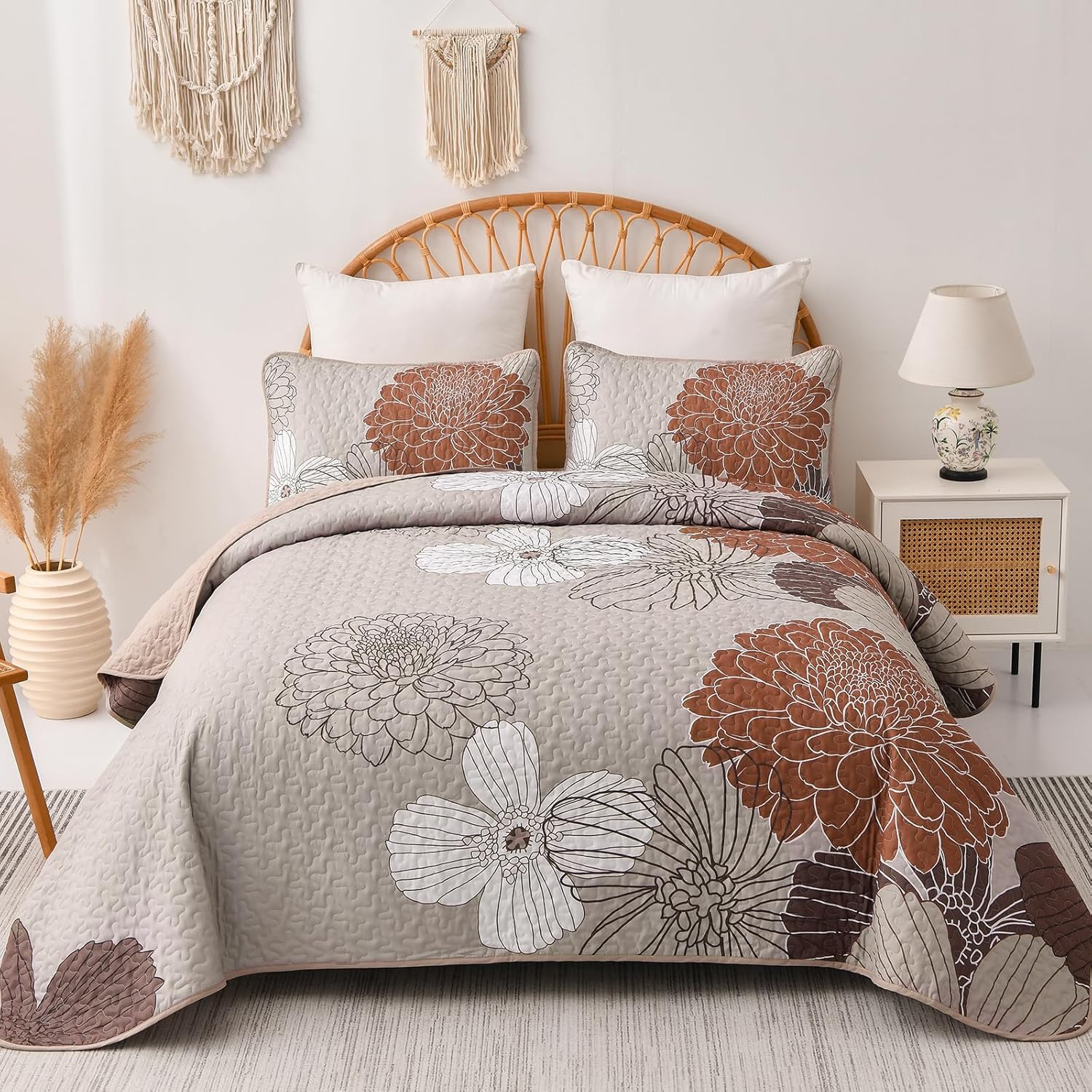 Anibedding King Quilt Set Brown Floral Pattern 3 Piece 1