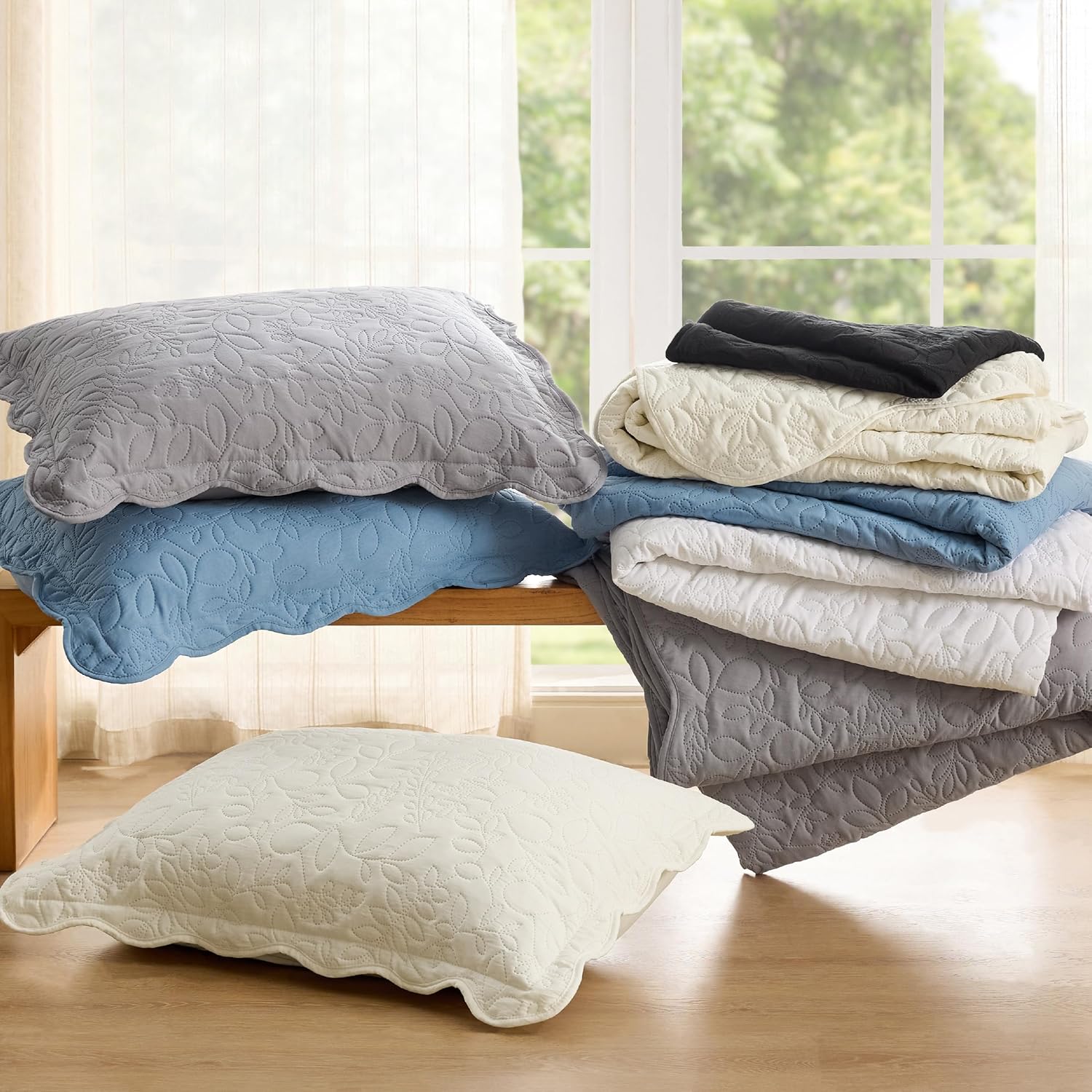 Bedsure Queen Quilt Set - Ultra Soft Lightweight Leaf Design