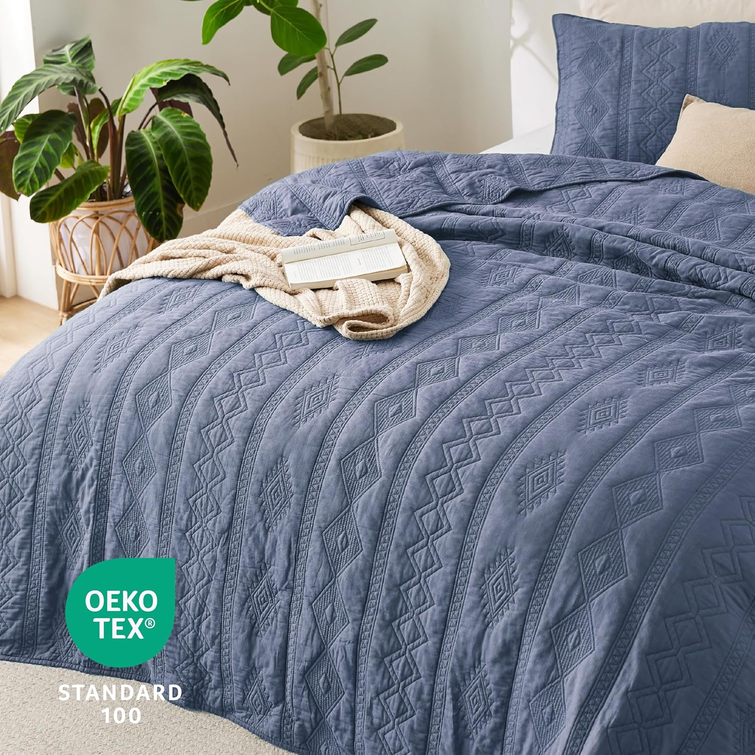 Bedsure 100 Cotton Quilt Set Queen Navy Blue Geometric 3-Piece